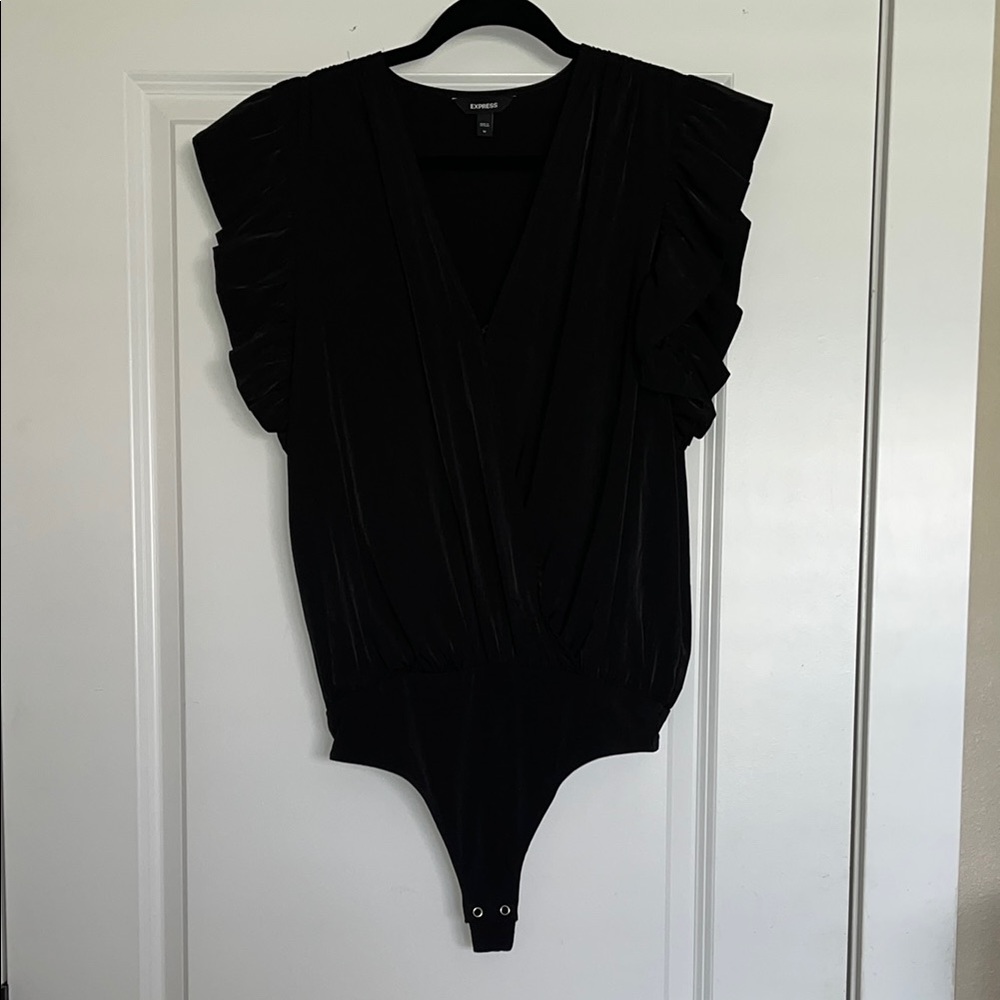 Express Black Ruffled Bodysuit V Neck Cross Over Size Medium